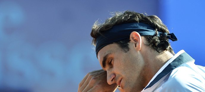 Smutný Federer. Švýcarská legenda vypadla na domácím turnaji už v prvním utkání
