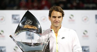 Bitvu velikánů ovládl Federer. V Dubaji porazil ve finále Djokoviče