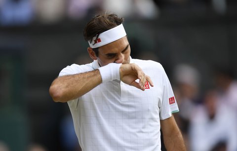 Zklamaný Roger Federer