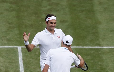 Roger Federer opustil Wimbledon s kanárem na krku