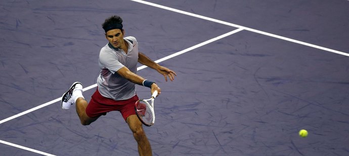 Roger Federer bojuje v Šanghaji o účast na Turnaji mistrů
