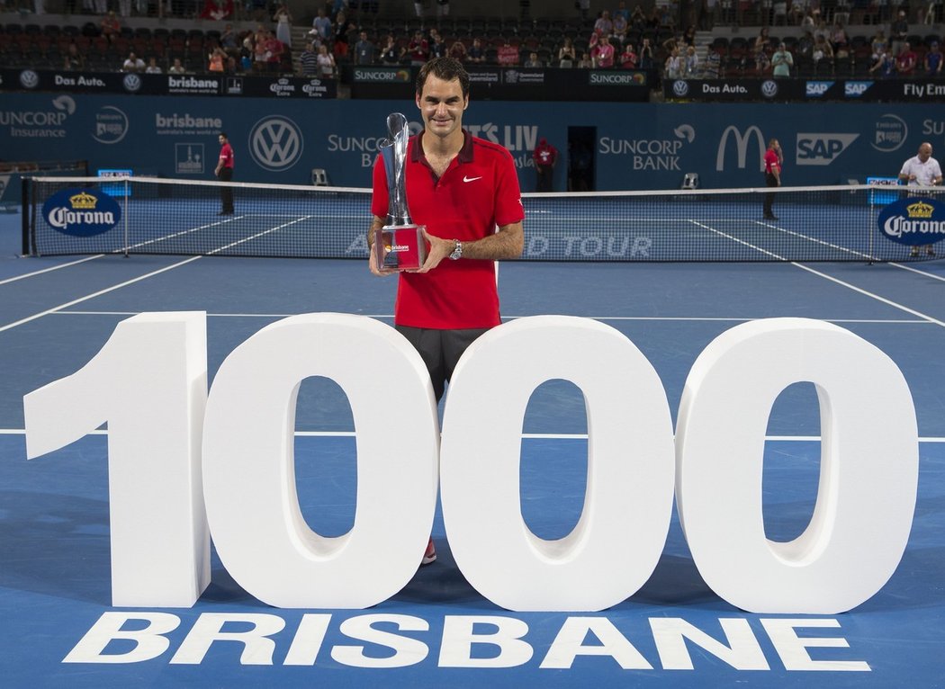 2015 - přesně 11. ledna, ve svých 33 letech, dosáhl ohromného milníku. Federer jako nejvýše nasazený porazil ve finále v Brisbane Milose Raonice, čímž získal svůj 83. titul kariéry. Zároveň šlo o jeho 1000. vítězství na okruhu ATP, což se před ním podařilo pouze Jimmymu Connorsovi a Ivanu Lendlovi.