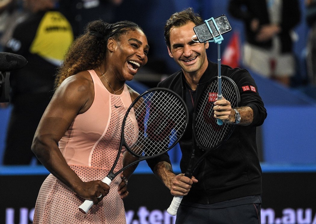 2019 - Federer si zahrál v lednu na Hopman Cupu smíšenou čtyřhru s americkou legendou Serenou Williamsovou