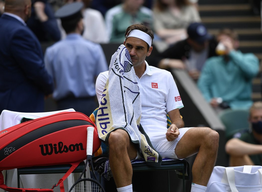 Roger Federer opustil Wimbledon s kanárem na krku