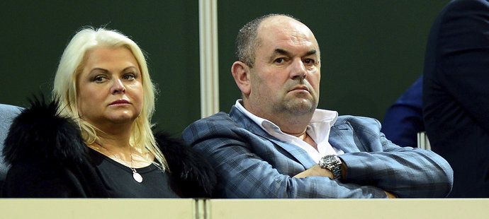 Bývalý předseda FAČR Miroslav Pelta s manželkou Simonou