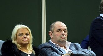 Fotbalový boss Pelta opět v akci: K manželce ulil majetek za 45 milionů!