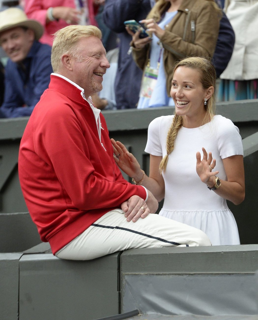 Vysmátý Boris Becker po triumfu svého svěřence Novaka Djokoviče ve Wimbledonu