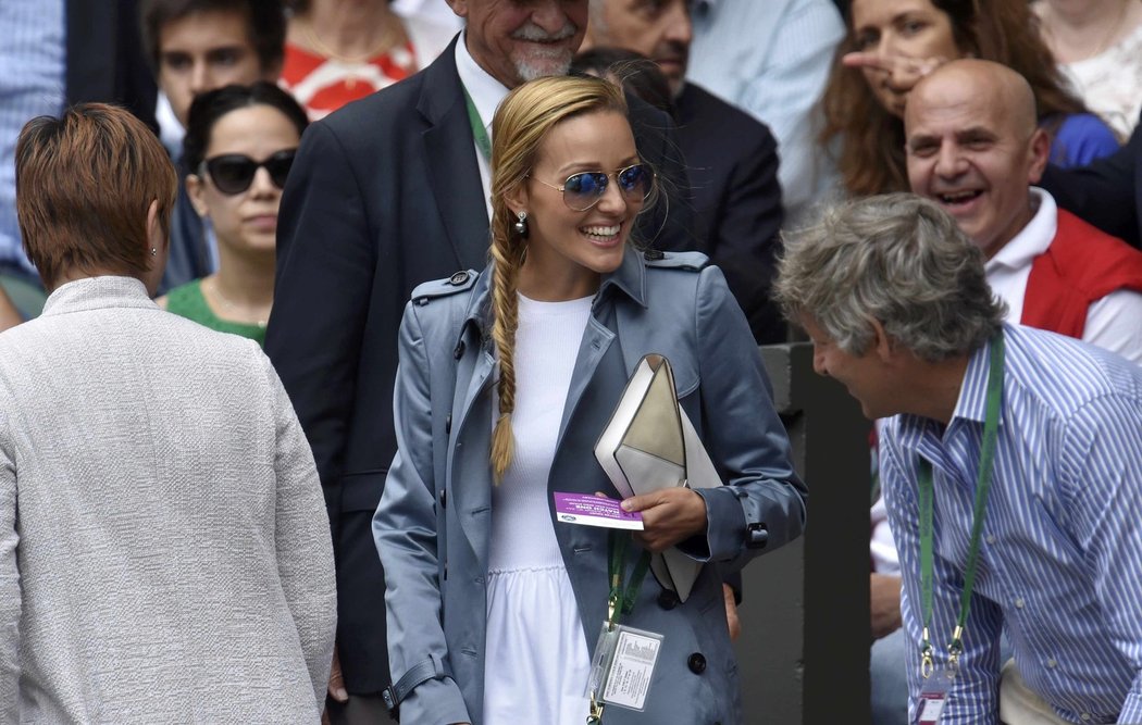 Manželka Novaka Djokoviče Jelena během finále Wimbledonu