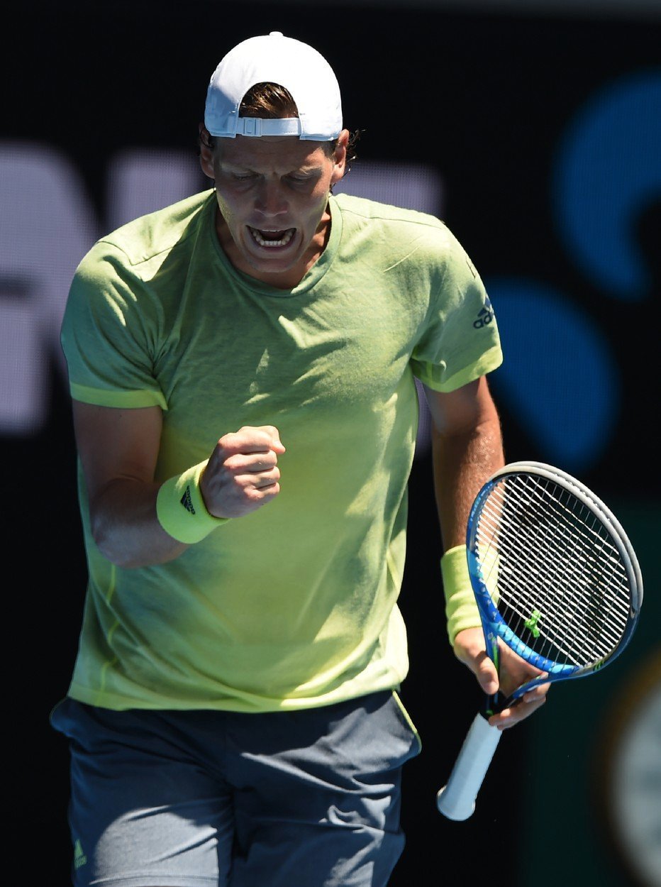 Tomáš Berdych porazil v osmifinále Australian Open Itala Fabia Fogniniho hladce 6:1, 6:4 a 6:4.