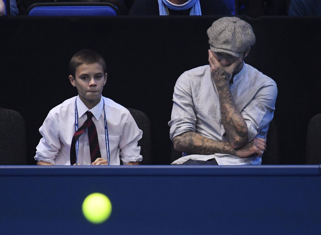 Fotbalista David Beckham vzal na tenisový Turnaj mistrů syna Romea .