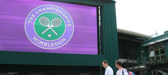 Radek Štěpánek s Petrem Čechem ve slavném Wimbledonu, kde už v pondělí vypukne třetí grandslam roku