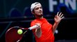 Český tenista Tomáš Macháč v zápase Davis Cupu proti zkušenému francouzskému tenistovi Richardu Gasquetovi