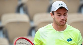 Neklidné French Open! Tenisty vyděsil třesk, rozhodčí byl v šoku