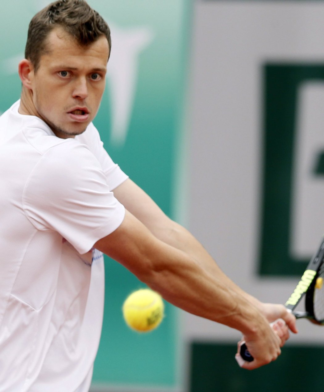 Adam Pavlásek porazil v prvním kole French Open Roberta Baenu