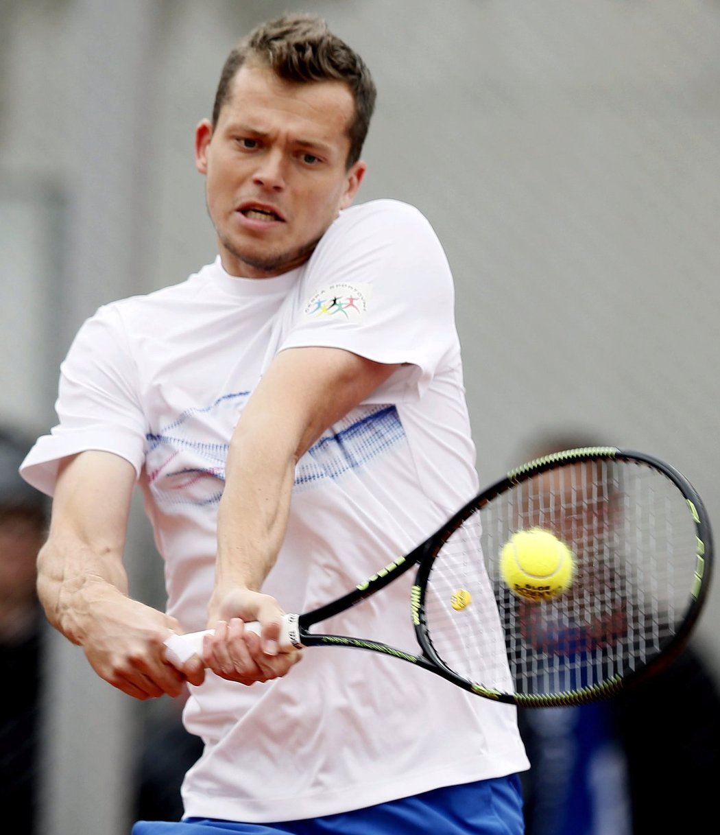 Adam Pavlásek porazil v prvním kole French Open Roberta Baenu