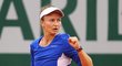 Barbora Krejčíková se raduje ve třetím kole French Open