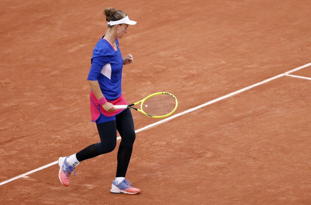 Barbora Krejčíková se raduje z výhry ve třetím kole French Open