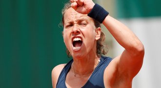 Strýcová ovládla české derby na French Open, Siniakovou porazila 2:0