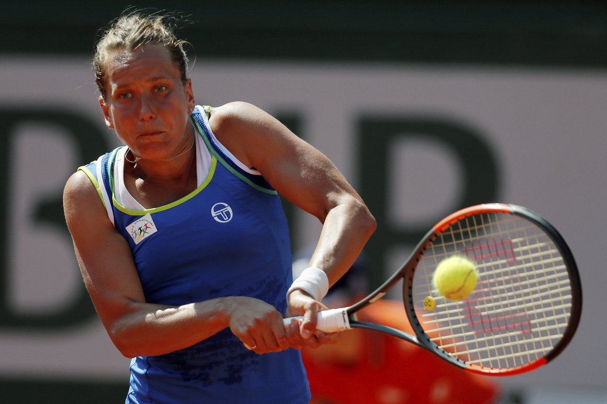 Barbora Strýcová nestačila ve druhém kole French Open na Cornetovou