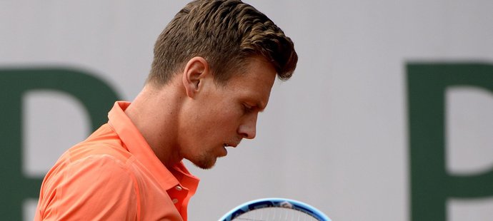 Tomáš Berdych se raduje, porazil Paireho a postoupil v Paříži do 4. kola