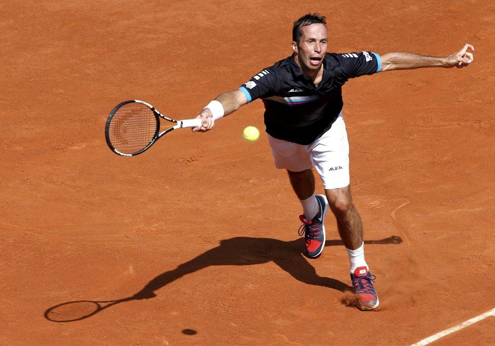 Radek Štěpánek v utkání 2. kola French Open proti Tomáši Berdychovi