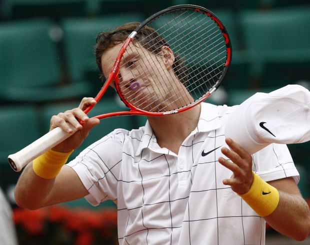 Tomáš Berdych porazil Michaila Južného a zahraje si semifinále French Open Tomáš Berdych porazil Michaila Južného a zahraje si semifinále French Open