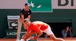 Srbský tenista Novak Djokovič porazil ve čtvrtfinále French Open Alexandera Zvereva 7:5, 6:2, 6:2 a je dál ve hře o čtvrtý grandslamový titul v řadě