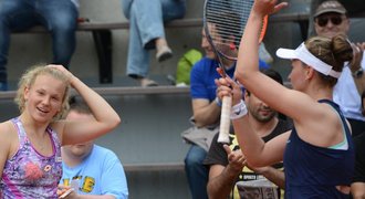 French Open: Siniaková s Krejčíkovou vypráskaly Hingisovou a vyzvou H+H
