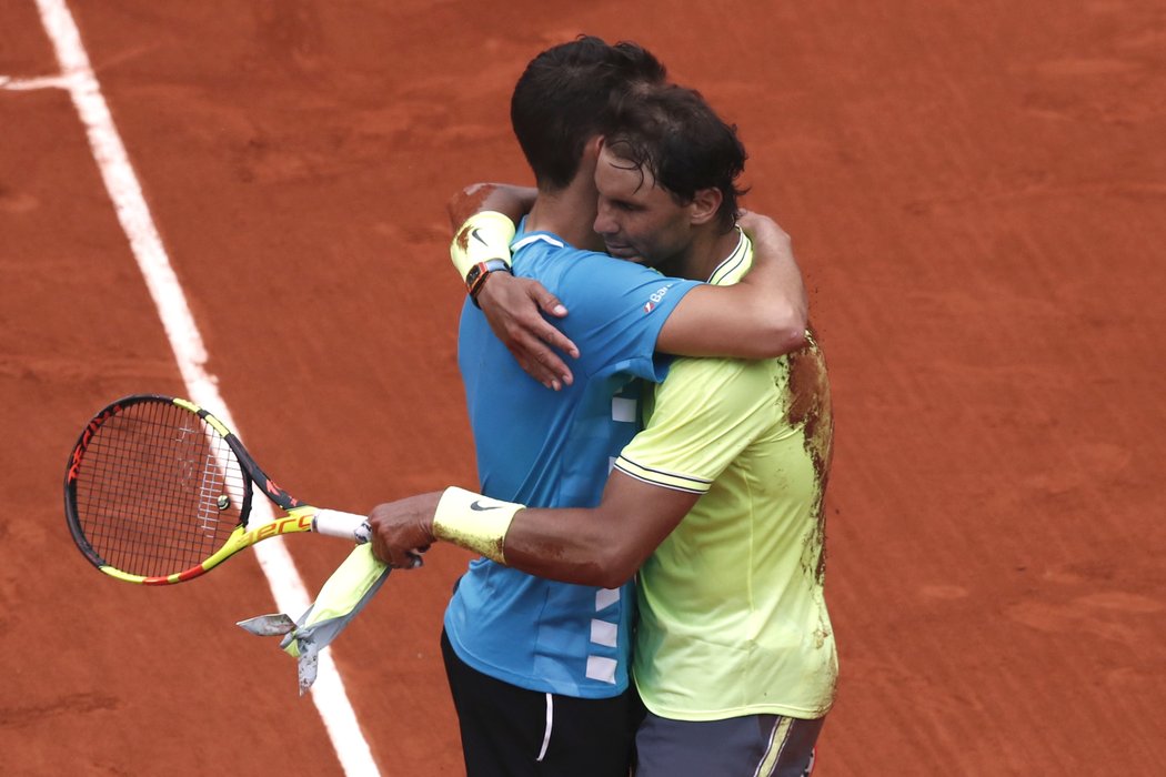 Rafael Nadal porazil v dnešním finále na pařížské antuce Rakušana Dominica Thiema 6:3, 5:7, 6:1, 6:1 a jako první vyhrál některý z grandslamů dvanáctkrát.