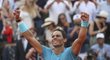 Rafael Nadal v euforii po svém 11. triumfu na grandslamovém French Open