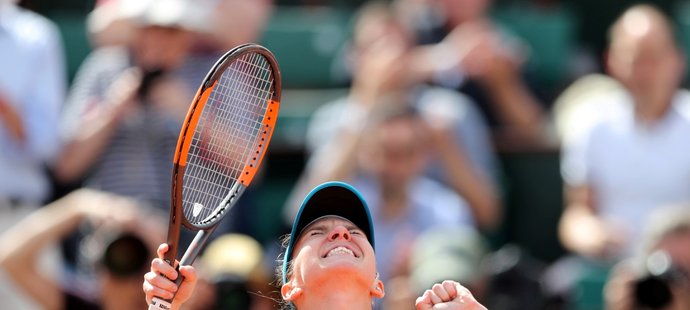 Radost Simone Halepové po semifinálové výhře na tenisovém Frenczh Open