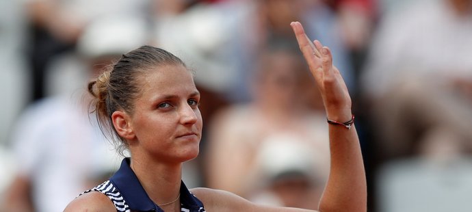 Česká tenistka Karolína Plíšková se raduje z postupu do druhého kola French Open