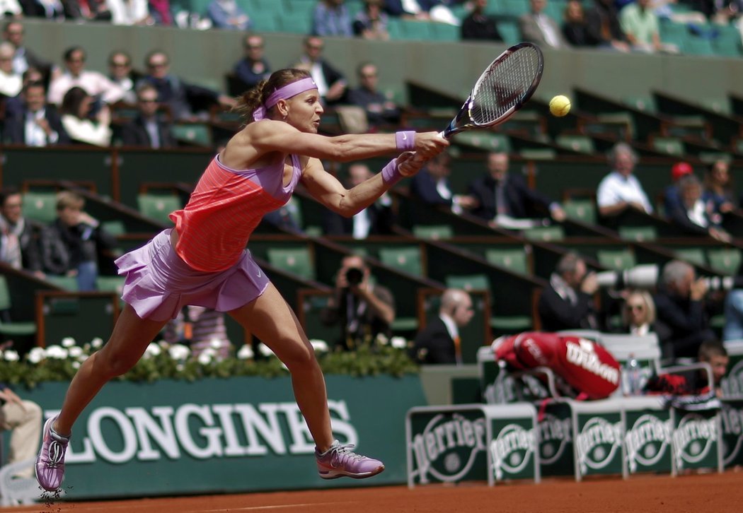 Lucie Šafářová v osmifinále Roland Garros proti Marii Šarapovové