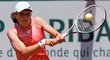 Loňská vítězka French Open Iga Świąteková skončila na raketě Marie Sakkariové