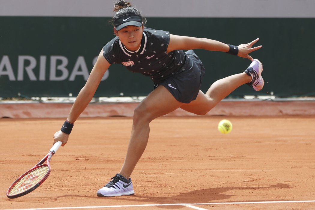 Číňanka Wang Ja-fan v zápase prvního kola French Open 2019 proti Markétě Vondroušové