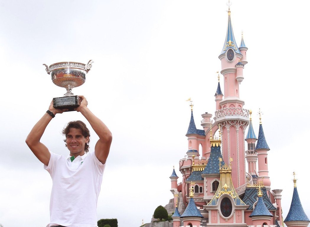 Po triumfu v roce 2011 vzal &#34;Rafa&#34; trofej do Disneylandu