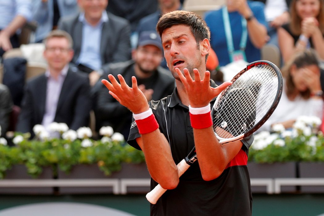 Frustrovaný Novak Djokovič uvažuje, že letos na trávě hrát nebude