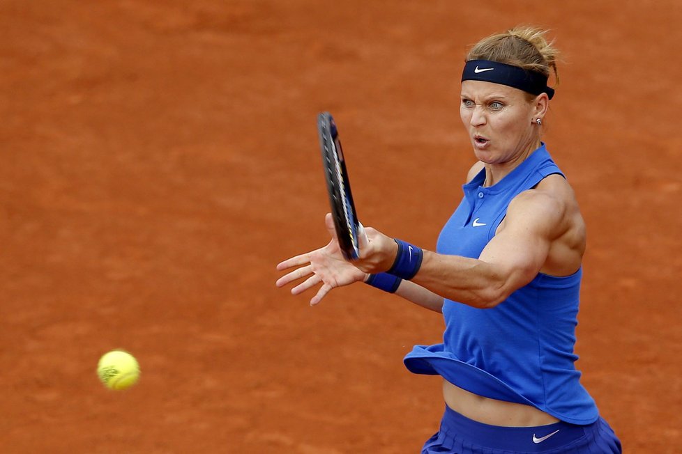 Česká tenistka Lucie Šafářová v utkání na French Open, kdy postoupila do třetího kola