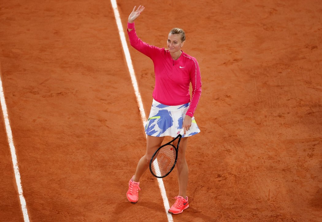 Česká tenistka Petra Kvitová porazila v prvním kole French Open domácí Océane Dodinovou 6:3 a 7:5