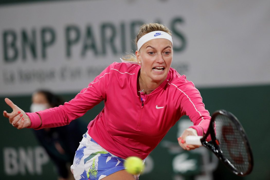 Česká tenistka Petra Kvitová porazila v prvním kole French Open domácí Océane Dodinovou 6:3 a 7:5