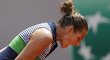 Karolína Plíšková se povzbuzuje během čtvrtfinálového utkání na tenisovém French Open