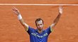 Radek Štěpánek se loučí s fanoušky na centrálním dvorci French Open po své prohře s Andym Murraym