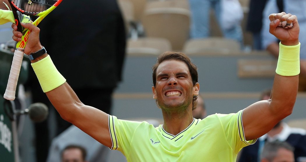 Španělský tenista Rafael Nadal se raduje z postupu do semifinále French Open