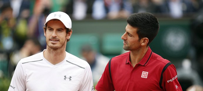 Velcí tenisoví kamarádi Novak Djokovič (vpravo) a Andy Murray se přes Instagram pokusili sestavit supertenistu