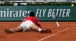 Novak Djokovič si během čtvrtfinále French Open i nepěkně "ustlal"