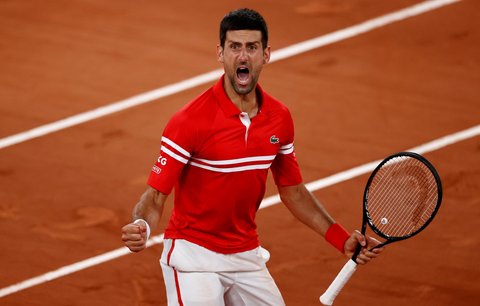 Novak Djokovič slavil postup do semifinále hodně emotivně