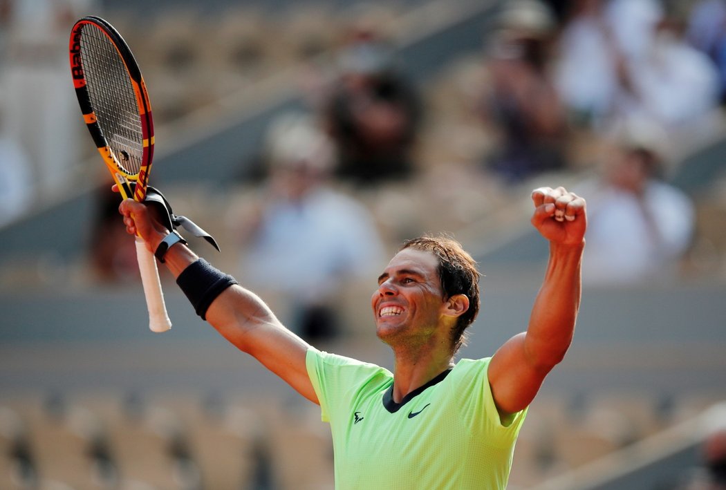 Rafael Nadal slaví postup do semifinále French Open