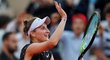 Markéta Vondroušová oslavuje postup do semifinále French Open