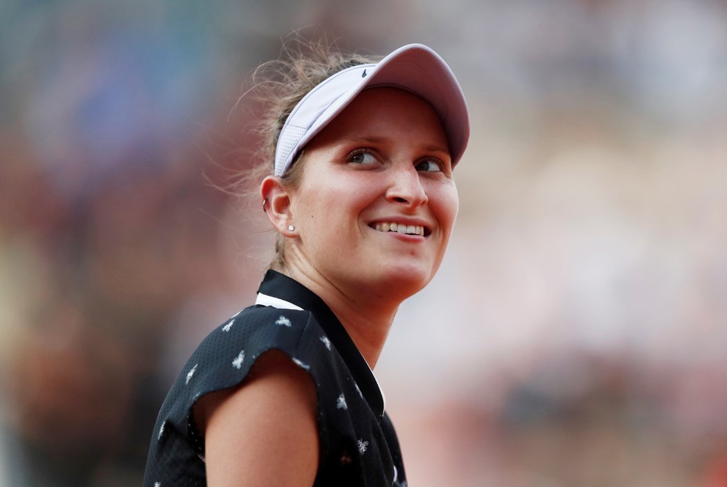 Markéta Vondroušová ve čtvrtfinálovém souboji French Open otočila první set s Petrou Martičovou
