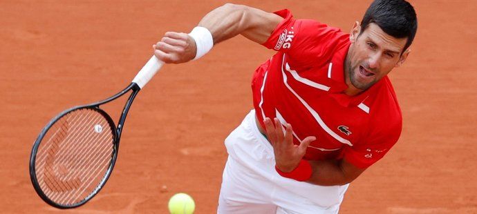 Tenista Novak Djokovič vyzval k nahrazení čárových rozhodčích